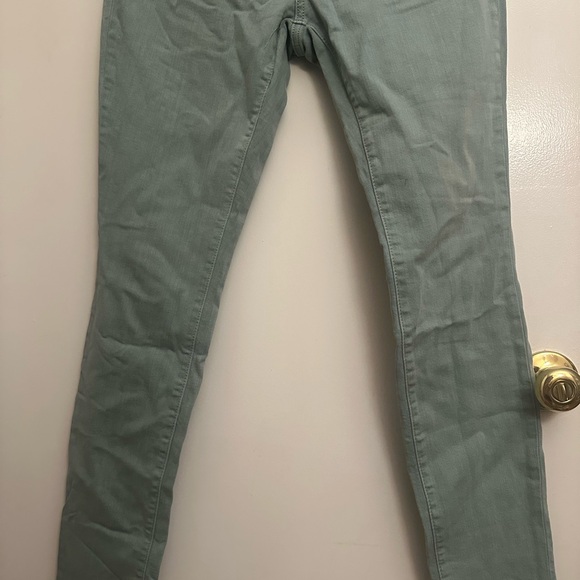 Universal Women's Skinny Jeans in Sage Green - Picture 1 of 3